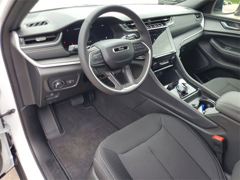 New 2025 Jeep Grand Cherokee Laredo X image 15
