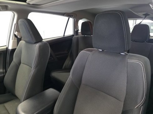 Used 2018 Toyota RAV4 XLE image 7