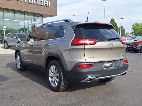 Used 2017 Jeep Cherokee Limited image 5