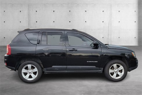 Used 2014 Jeep Compass Latitude image 2