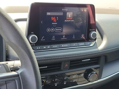 Used 2023 Nissan Rogue S image 28