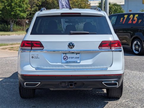 Certified 2023 Volkswagen Atlas SE w/ Black Wheel Package image 6
