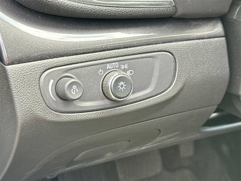 Used 2022 Buick Encore Preferred w/ Safety Package image 9