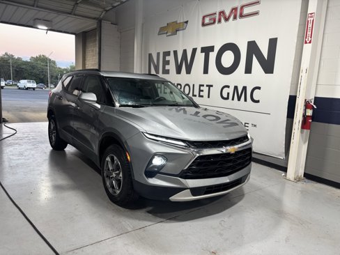 Used 2024 Chevrolet Blazer LT w/ Convenience Package image 2
