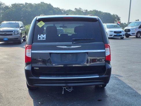 Used 2016 Chrysler Town & Country Touring image 30