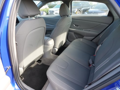 Certified 2023 Hyundai Elantra SEL w/ Convenience Package image 15