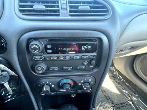 Used 2002 Oldsmobile Alero GL image 30