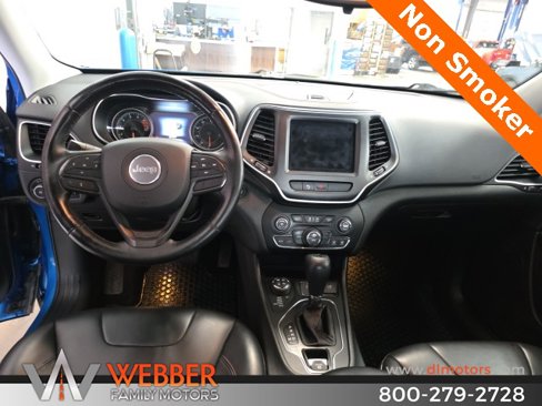 Used 2019 Jeep Cherokee Trailhawk w/ Cold Weather Group image 11