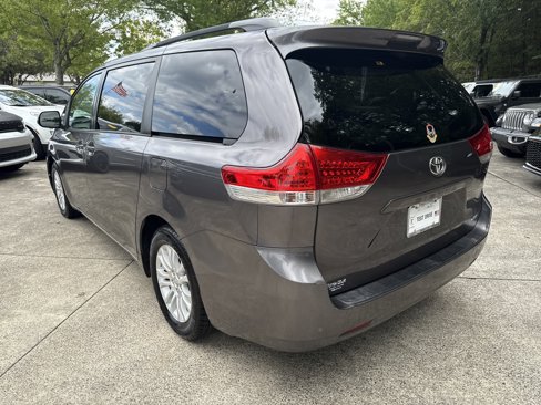 Used 2014 Toyota Sienna XLE image 5