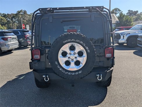 Used 2015 Jeep Wrangler Unlimited Sahara image 4