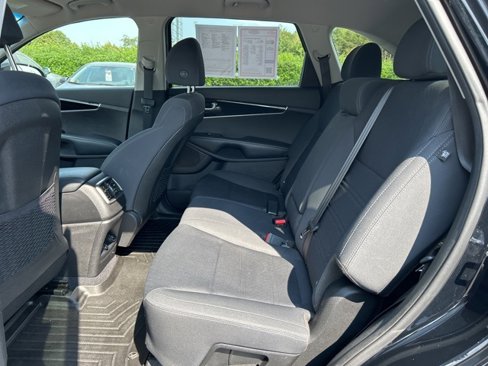 Used 2019 Kia Sorento LX image 15