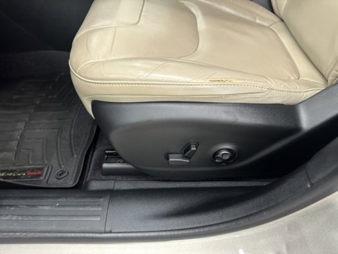 Used 2016 Jeep Cherokee Limited image 33
