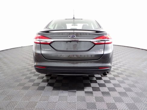 Used 2018 Ford Fusion SE w/ Equipment Group 601A image 16