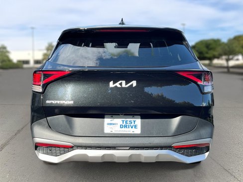 Certified 2024 Kia Sportage LX image 4