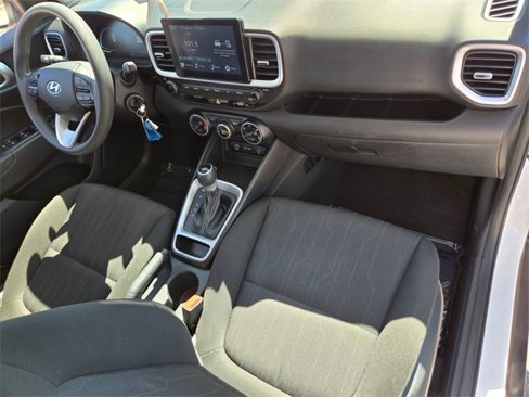 Used 2024 Hyundai Venue SE image 21