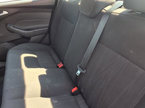 Used 2016 Ford Focus SE w/ SE Winter Package image 7