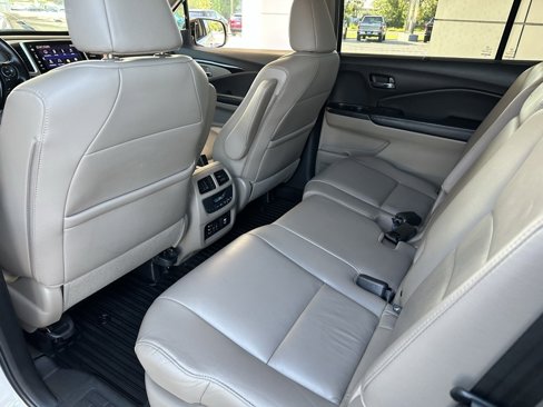 Used 2016 Honda Pilot Touring image 16