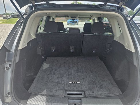 Used 2023 Nissan Rogue SV image 17