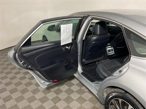 Used 2016 Toyota Avalon XLE image 30