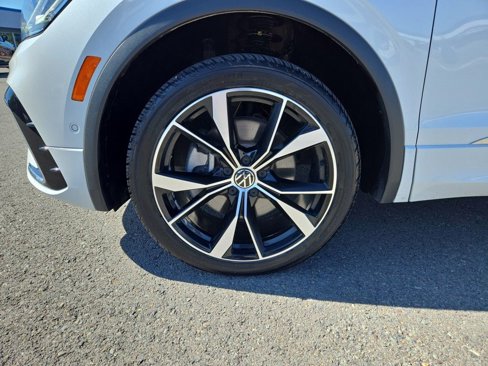 Used 2022 Volkswagen Tiguan SEL R-Line image 10