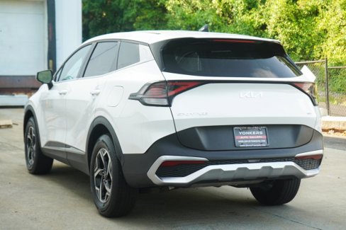 Used 2024 Kia Sportage LX image 7