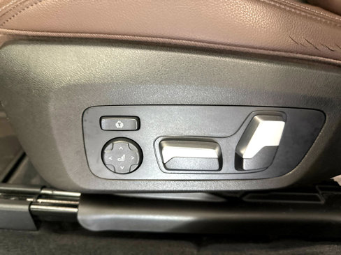 Used 2018 BMW X3 xDrive30i w/ Convenience Package image 9