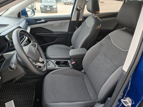 New 2024 Volkswagen Taos SE image 16
