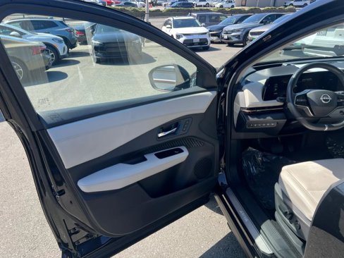 Used 2024 Nissan Ariya FWD image 9