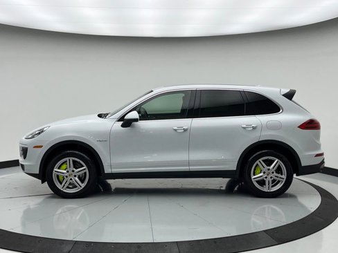 Used 2015 Porsche Cayenne S image 2