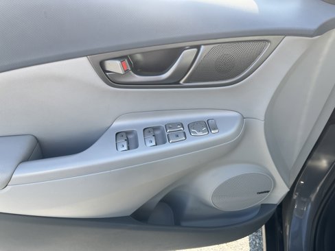 Used 2021 Hyundai Kona Ultimate image 25