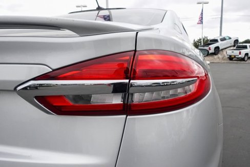 Used 2019 Ford Fusion Energi Titanium image 9