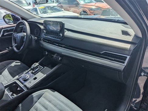 Used 2022 Mitsubishi Outlander SE image 18