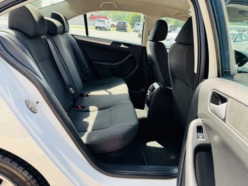 Used 2015 Volkswagen Jetta SE image 14