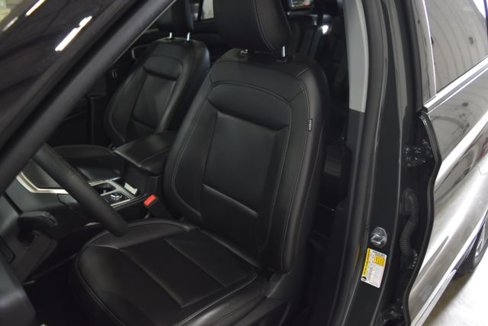 Used 2022 Ford Explorer XLT w/ Equipment Group 202A image 41