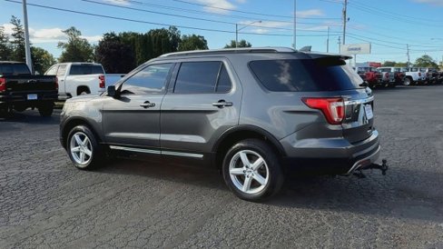 Used 2016 Ford Explorer XLT w/ Equipment Group 202A image 6