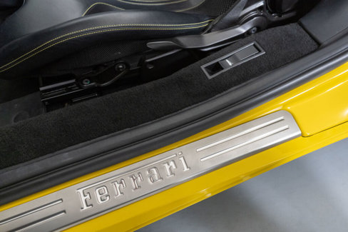 Certified 2021 Ferrari F8 Tributo image 39