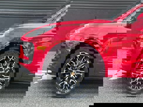 Certified 2025 Porsche Macan image 14