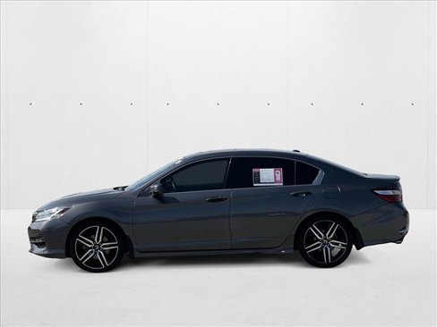 Used 2016 Honda Accord Touring image 8