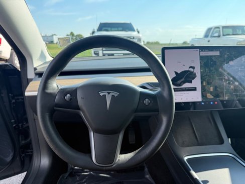 Used 2021 Tesla Model 3 Standard Range Plus image 14