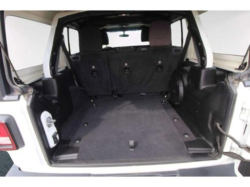 Used 2018 Jeep Wrangler Unlimited Sahara image 30