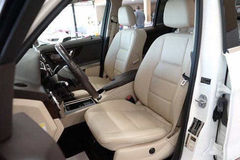 Used 2013 Mercedes-Benz GLK 350 4MATIC image 2