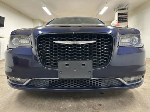 Used 2015 Chrysler 300 S w/ 300S Premium Group image 2