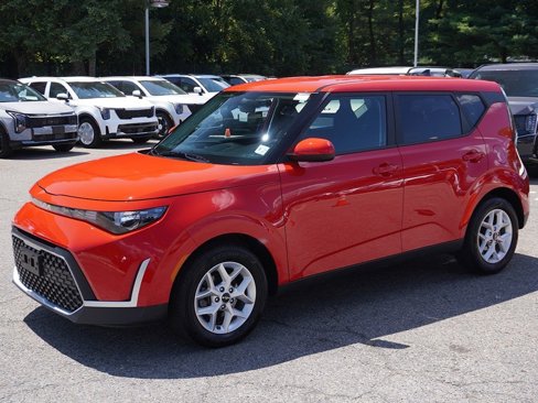 Used 2023 Kia Soul LX w/ LX Technology Package image 7