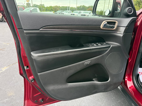 Used 2017 Jeep Grand Cherokee Limited image 8