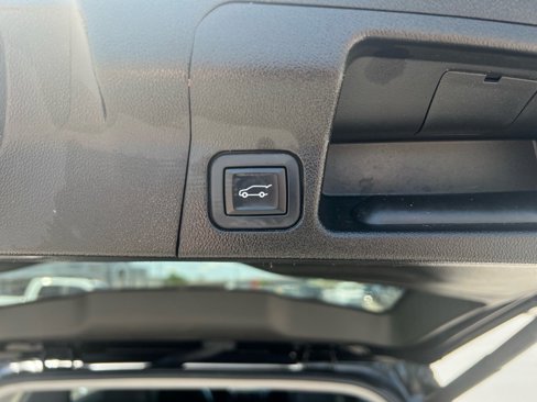 Certified 2023 GMC Acadia SLT image 14