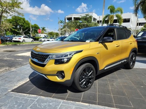 Used 2022 Kia Seltos Nightfall Edition image 14