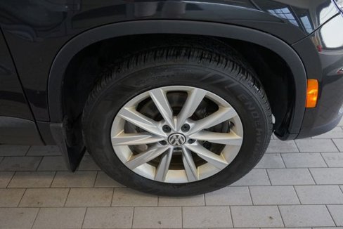 Used 2015 Volkswagen Tiguan SE image 15