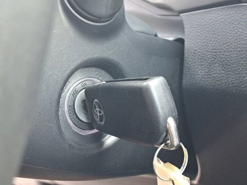 Used 2021 Toyota RAV4 LE image 28