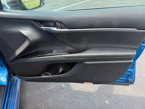 Used 2019 Toyota Camry SE image 18