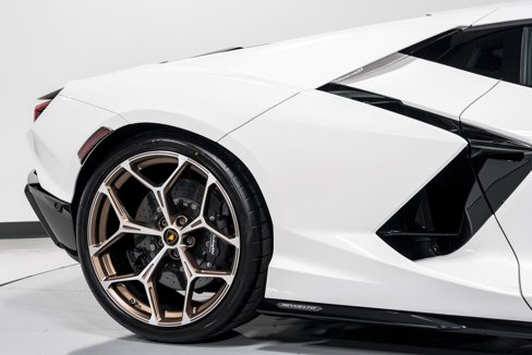 Used 2024 Lamborghini Revuelto image 47